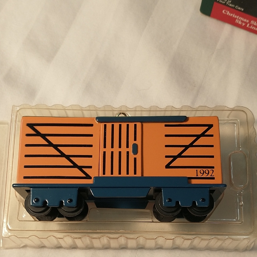 1992 Hallmark train car from the skyline collection car 3 of 4 Cast Metal
